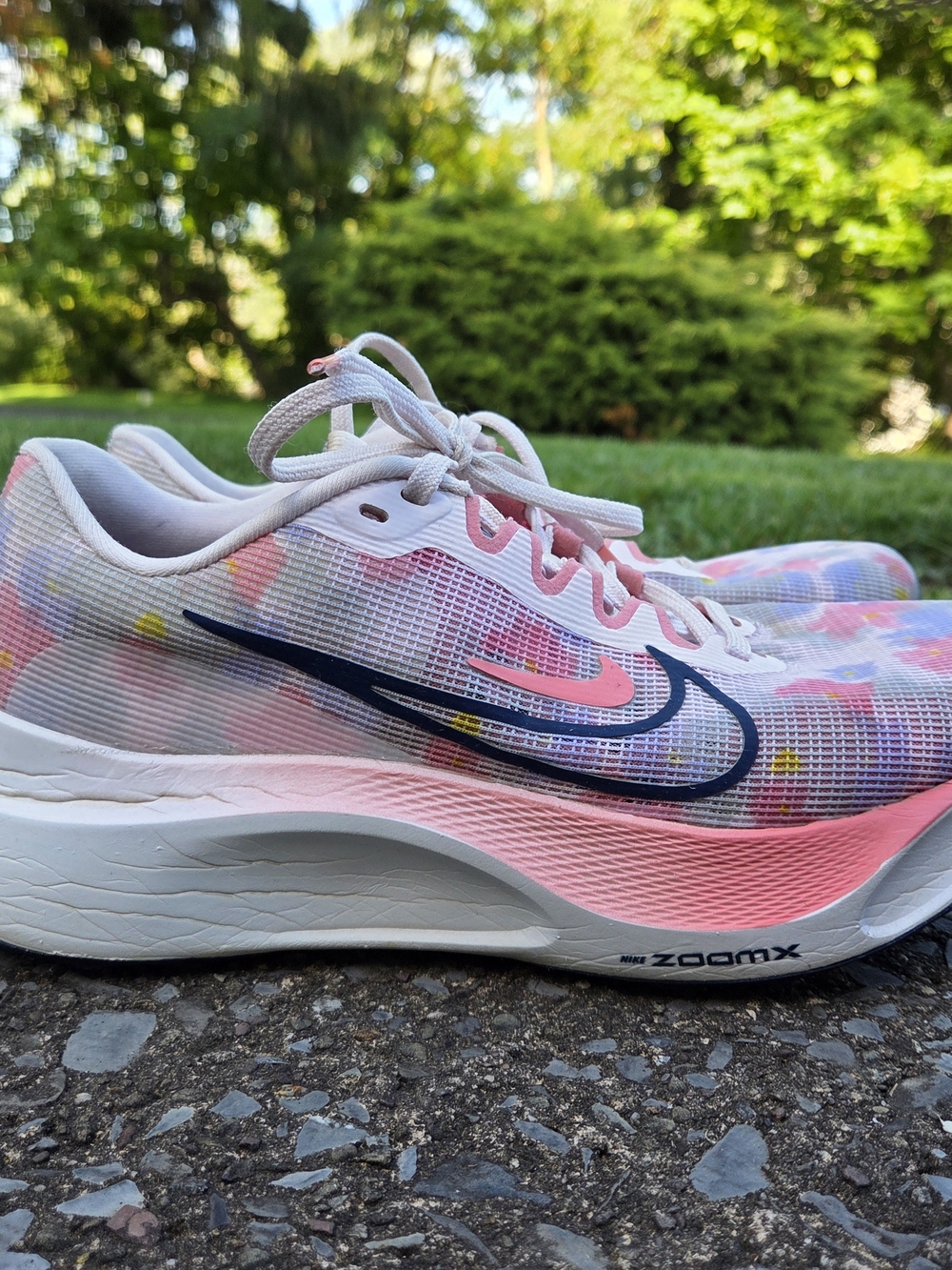 Nike Women’s Pink & Navy Floral Running Zoom Fly